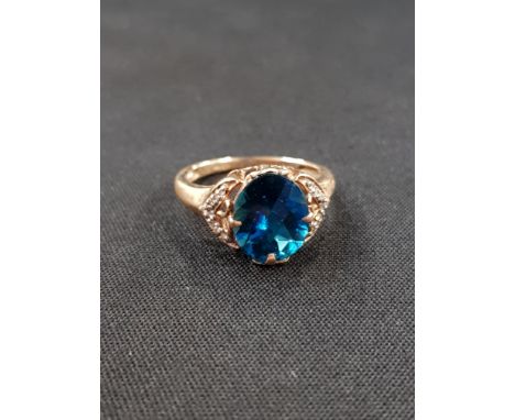 9 CARAT GOLD RING