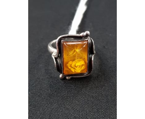SILVER ART DECO RING WITH FLOWER INSET 