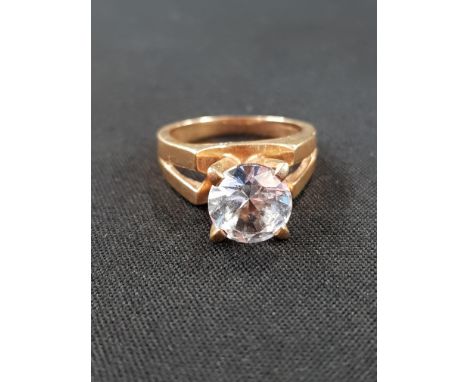 9 CARAT GOLD GOLD AND SINGLE STONE SOLITAIRE RING