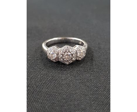 14 CARAT WHITE GOLD DIAMOND RING