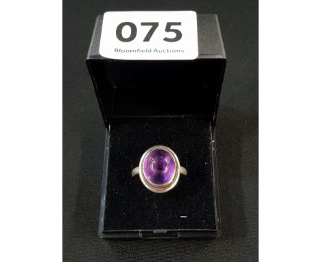 SILVER AMETHYST SET RING 