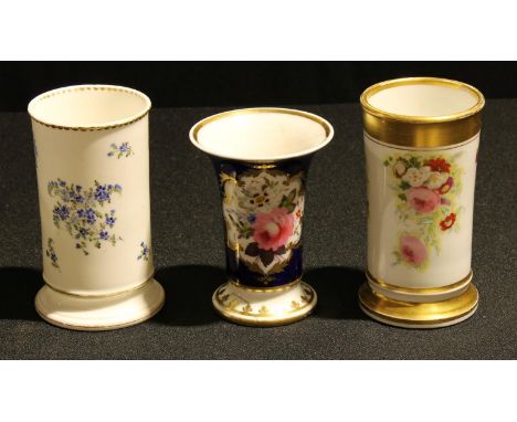 A Chamberlain Worcester trumpet-shaped spill vase, painted with country flowers, dark blue ground, gilt borders, 9cm high, pu