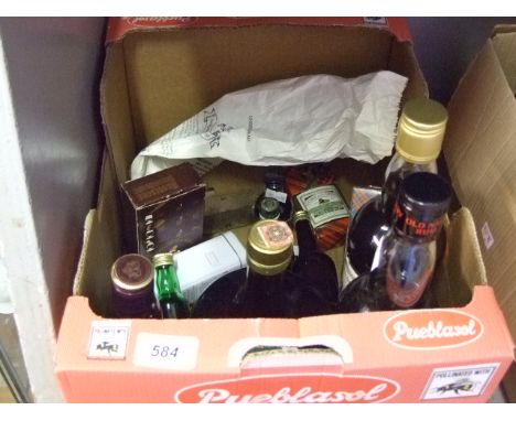 BOX OF VARIOUS MINIATURES PLUS LINDESFARNE MEAD, OLD SCOTCH ETC.. 