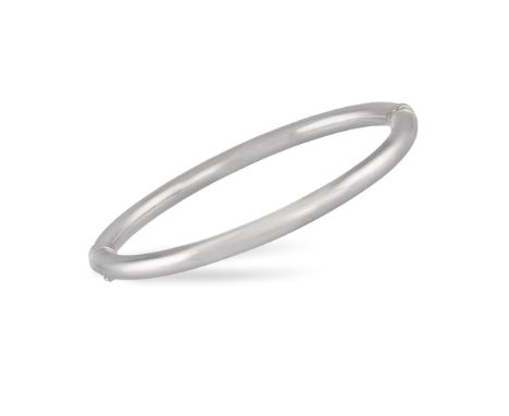 A GOLD BANGLE, the plain polished white gold bangle, in 18K gold, Italian assay mark, inner diameter 6.1cm, total gross weigh