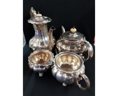 4 PIECE SILVER TEA SERVICE APPROX 2.5KG.  LONDON 1942-43 - PERFECT CONDITION 