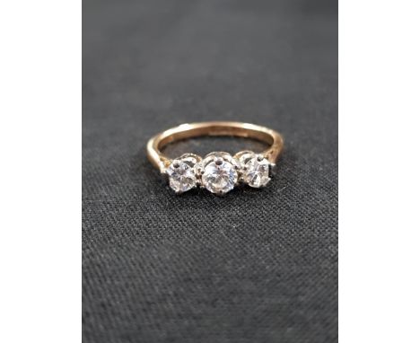 18 CARAT YELLOW GOLD 3 STONE RING CIRCA HALF CARAT OF DIAMONDS 