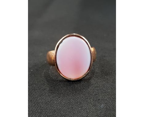 ANTIQUE 9 CARAT ROSE GOLD AND CORNELIAN RING 