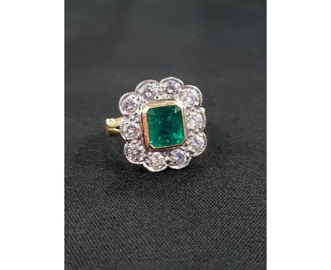 18 CARAT YELLOW GOLD EMERALD AND DIAMOND CLUSTER RING - TRADITIONAL WHITE GOLD BEADED SETTING WITH 10 BRILLIANT CUT DIAMONDS 