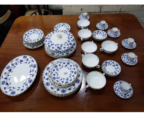 LARGE SPODE DINNER SERVICE 