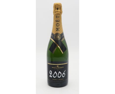 MOET & CHANDON 2006Grand Vintage Champagne 12.5 % vol 750ml, with presentation boxCondition report:Available upon request