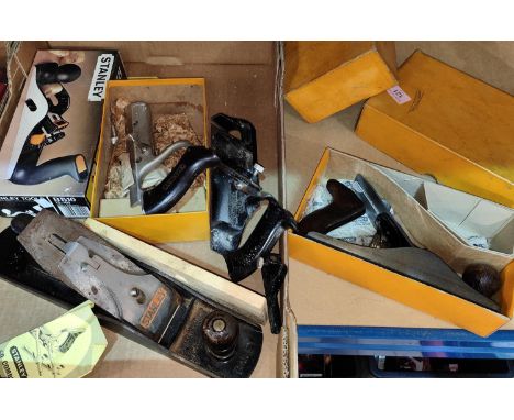 Two boxed vintage Stanley planes, other planes etc 