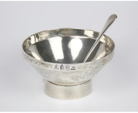 A Channel Islands silver sugar basin &amp; spoon, Bruce Russell, Guernsey c.1990, of Art Deco form, conical bowl on a deep cy