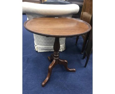 MAHOGANY TIP-UP TRIPOD TEA TABLE