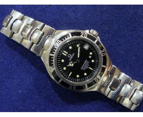 Omega; A stainless steel Omega Seamaster Automatic Chronometer 200M gentleman's bracelet Wristwatch, the circular black dial 