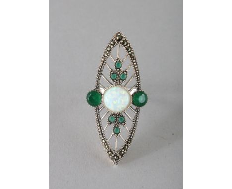 A SILVER, FAUX EMERALD AND OPAL RING.