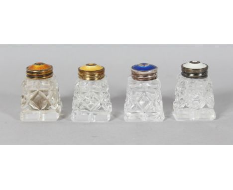 A SET OF FOUR SMALL SILVER AND ENAMEL TOP SALT AND PEPPERS.