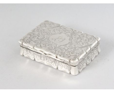 A GOOD GEORGE III RIBBED RECTANGULAR SNUFF BOX. 3ins long.  London 1800.  Maker: G.H.