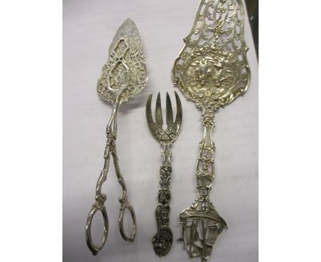 Dutch silver comprising a serving slice, sandwich servers and a fork 