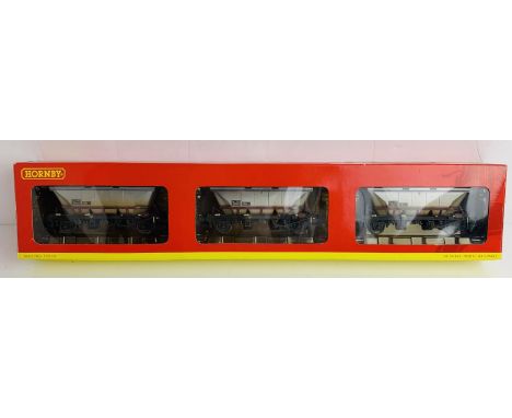 Hornby R6224 32.5T MGR Hopper Triple Pack - Boxed. P&amp;P Group 2 (£18+VAT for the first lot and £3+VAT for subsequent lots)