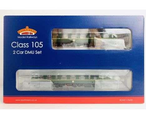 Bachmann OO Gauge 31-536 Class 105 DMU BR Green with Speed Whiskers - Boxed. P&amp;P Group 2 (£18+VAT for the first lot and £