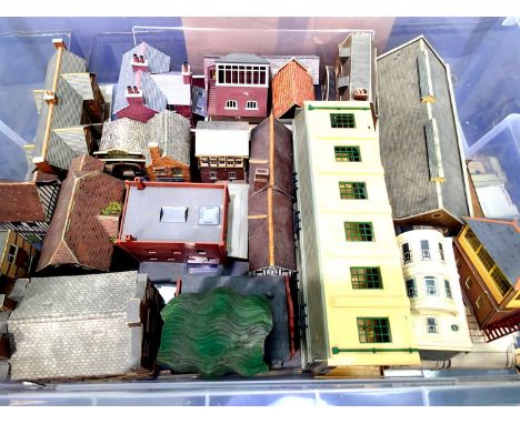 Selection of card and plastic buildings OO scale, including Hornby, Dublo, etc. P&amp;P Group 2 (£18+VAT for the first lot an