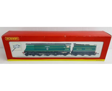 Hornby OO R2220 BR 4-6-2 '92 Squadron' Battle of Britain Class 34081 Loco - Boxed. P&amp;P Group 2 (£18+VAT for the first lot