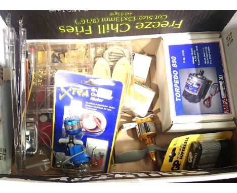 Mabuchi 540 motor x2, 3805 x1, Marx Pile motor, Torpedo 850 x2, Hi-Tec sail servo and other boat fittings, plans, Marine Mode