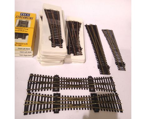 Peco OO points, code 75 including double slip x2, short L/H x7, short RH x3, med L/H x1, long L/H x2, catch L/H x2 and catch 