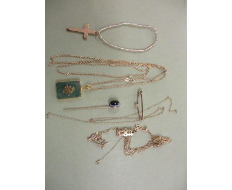 9ct, 10ct gold and yellow metal necklaces, a stick pin brooch, pendant and chains