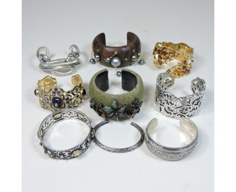 A Theo Fennell Alias snake bangle, together with a Maximes gem set bangle, with a simulated shagreen band, and a collection o