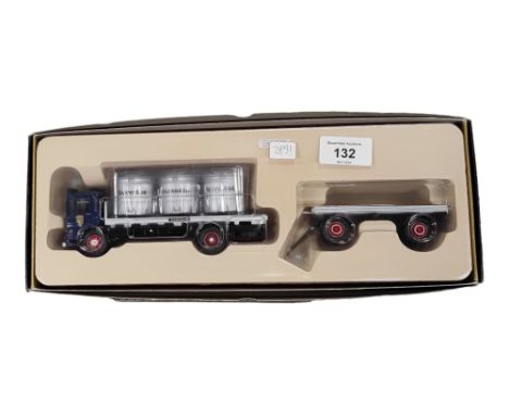 TRAIN SET &amp; MODEL LORRY 