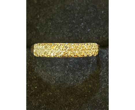 9ct Gold ring set with diamonds Size M 1.4g 