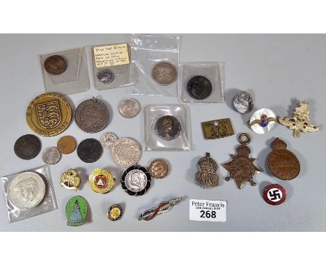 Bag of militaria and oddments to include: various coinage, mother of pearl and gilt enamel RAF sweetheart brooch, Royal Artil