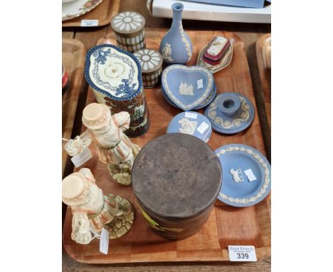 Collection of ceramics to include: Wedgwood blue and white 'Jasperware' trinket and pin dishes and other items, Royal Worcest
