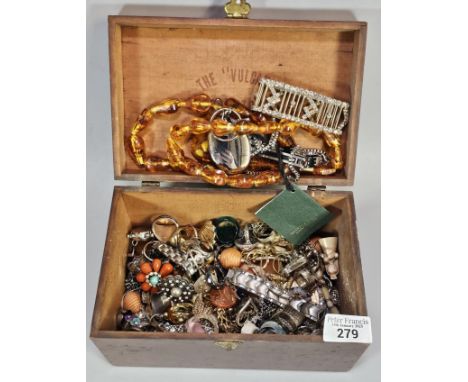Wooden box comprising large amount of dress rings, gent's jewellery, vintage jewellery, necklaces etc. (B.P. 21% + VAT)