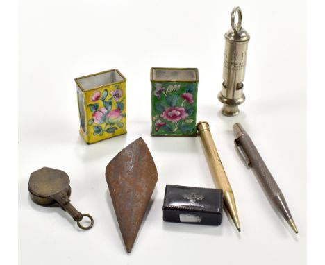 A mixed group of collectors' items including a hallmarked silver propelling pencil with engine turned decoration, a Victorian