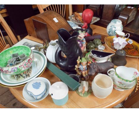A mantel clock, plated dish, plates and assorted ornaments 