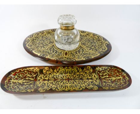 Boulle work red tortoiseshell and brass inlaid inkstand and matching pen tray cut glass ink well, 28cms diameter minor restor