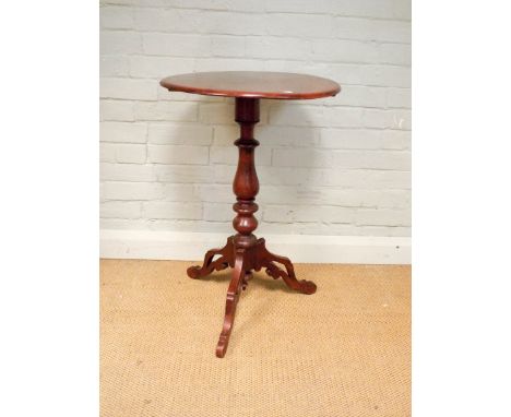 A circular Victorian mahogany occasional table on pillar and tripod base 201/2" diameter 