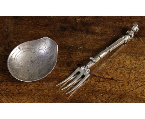 A Small Dutch Silver Export Folding Spoon/Fork, Circa 1901. The spoon's bowl engraved with a bird and decorative foliage slot