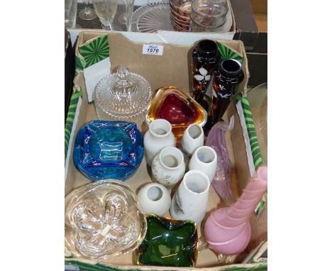 A quantity of glass to include; blue ashtray, lidded trinket dish, a pair of black bud vases decorated with leaves, 'Dolhain 