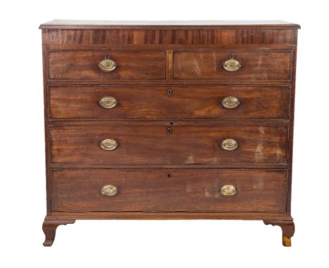 EARLY NINETEENTH CENTURY MAHOGANY CHEST OF DRAWERS, the moulded oblong top above a crossbanded frieze and two short and three