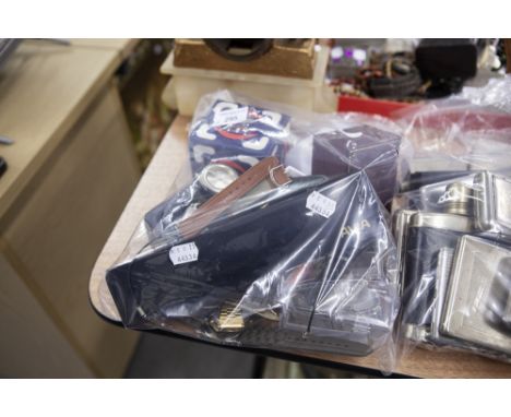 QUANTITY OF MODERN WATCHES TO INCLUDE CASIO, REFLEX, COTTON, CITRON, ZEON, ETC.... (16) 