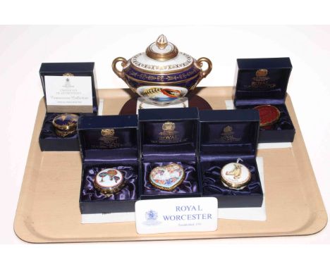 Royal Worcester Heritage Collection vase and five Royal Worcester Connoisseur Collection boxes (6).