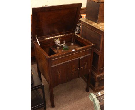 Pazatone oak cabinet gramophone, Dansette turn table and Defiant reel to reel tape recorder (3).
