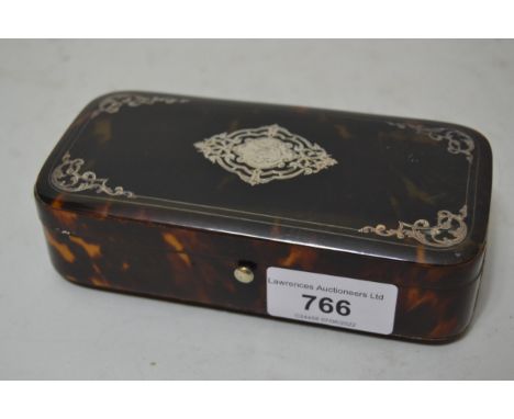 Tortoiseshell and silver pique work rectangular trinket box with hinged cover, 5.25ins wideSlight lifting of tortoiseshell ve