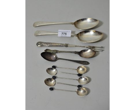 Pair of Sheffield silver Old English pattern tablespoons, five silver bean handled coffee spoons and two silver teaspoons, to