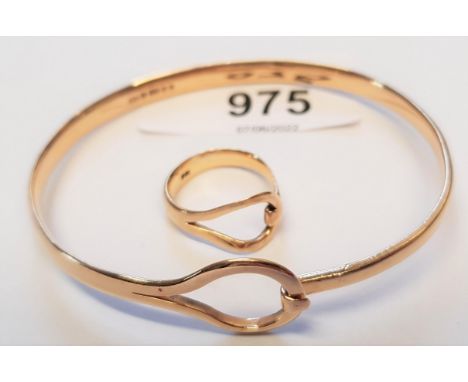 9ct Yellow gold bangle with a matching ring, 14g 