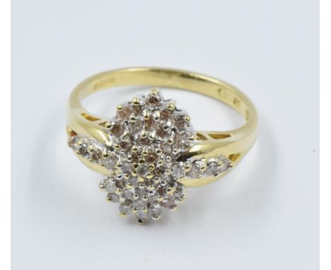 18ct Yellow gold multiple diamond cluster ring 