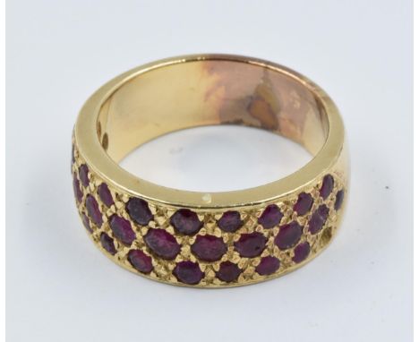 Gold ring set multiple rubies, 11.5gSize T 